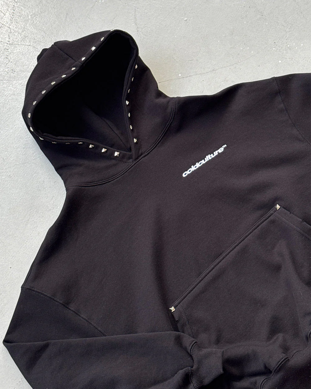 BADGES HOODIE BLACK - Image 8