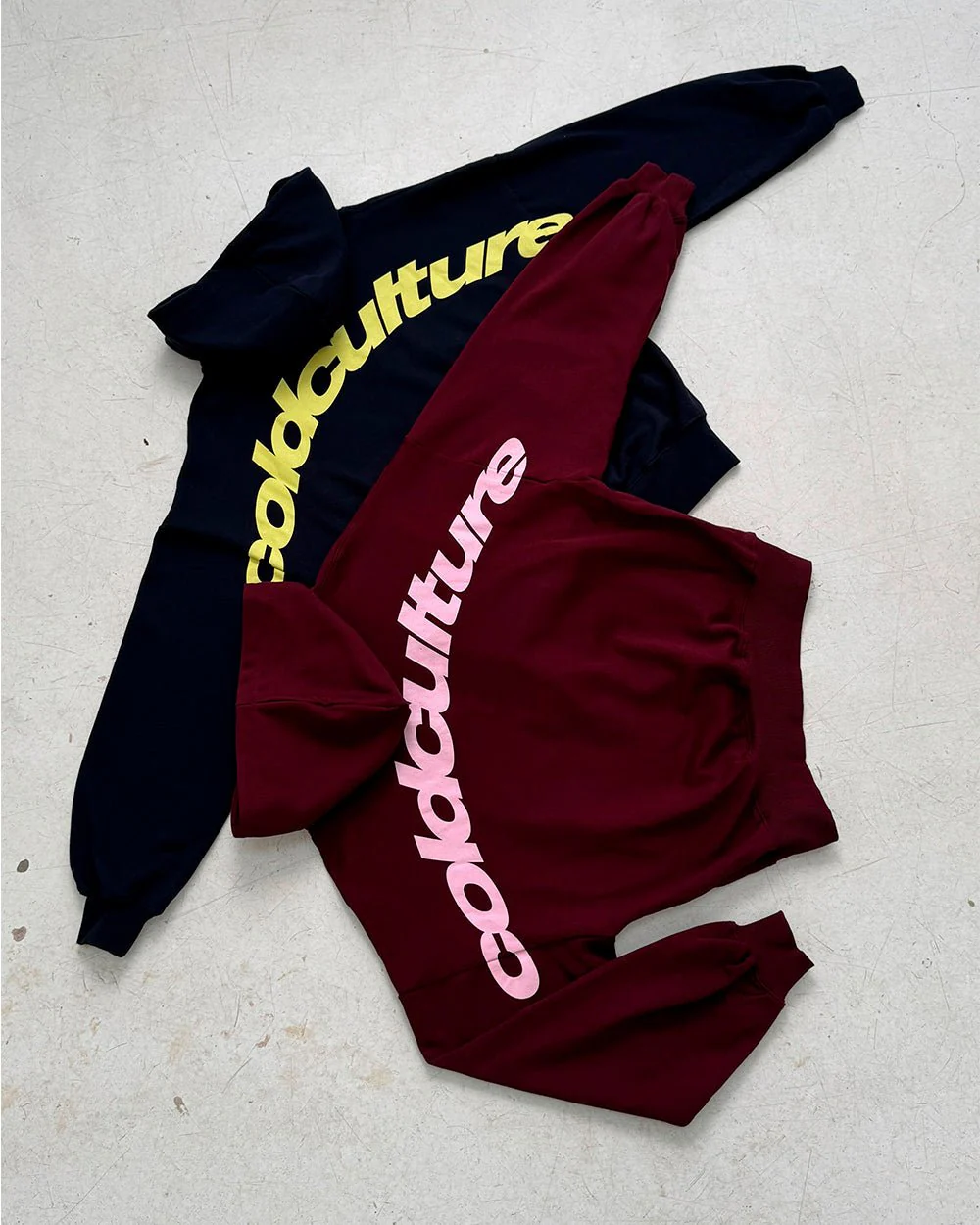 CURVED HOODIE WINE RED - Image 9