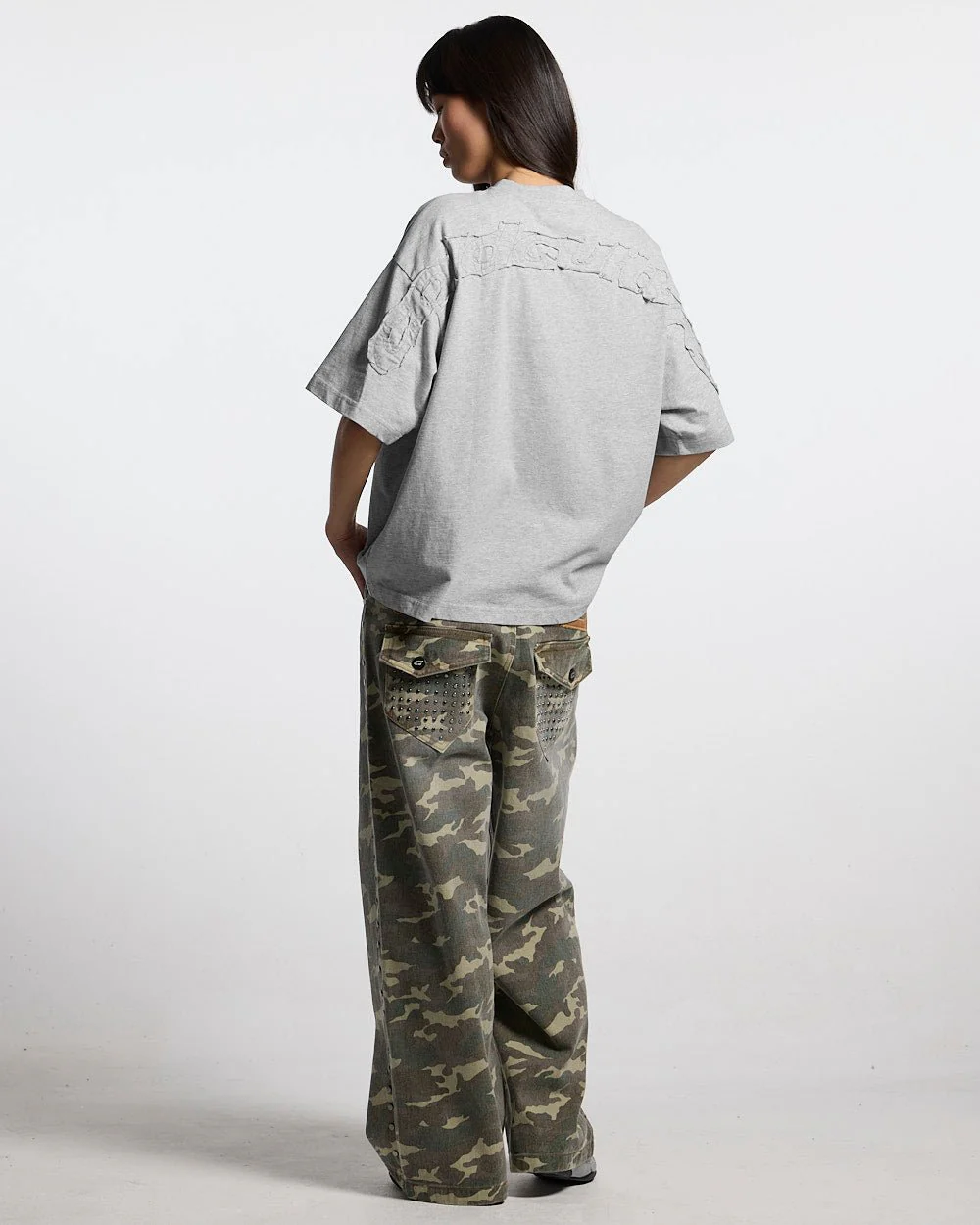 DISTRESS CURVED TEE HEATHER GREY - Image 6