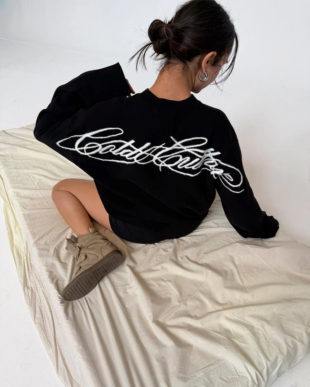 FURRY SCRIPT KNIT BLACK - Image 10
