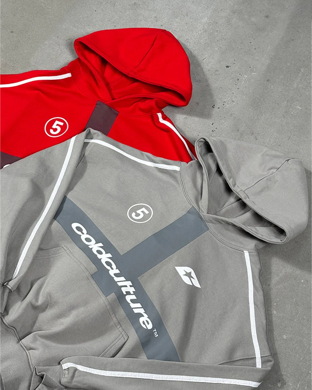 HIT THE TARGET HOODIE RED - Image 9