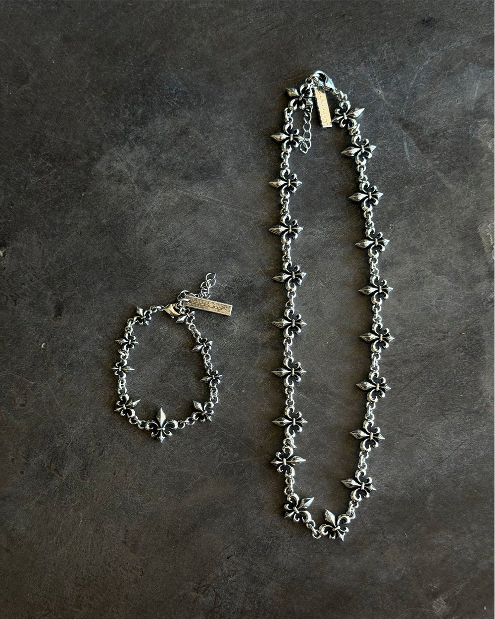 LOOSE ICON NECKLACE SILVER - Image 4