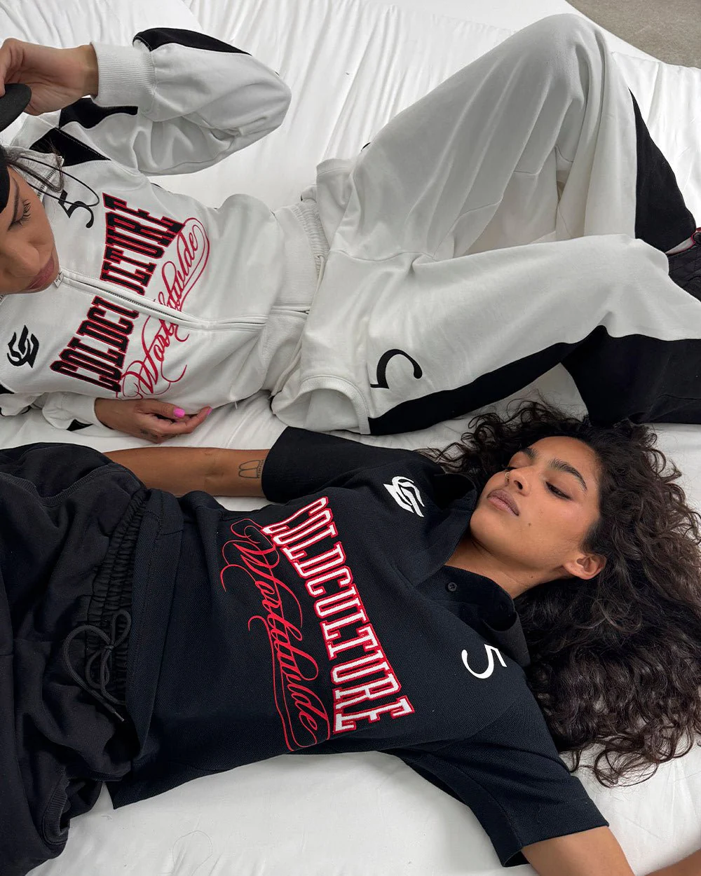 NIA SET ZIP UP WHITE & BLACK - Image 9