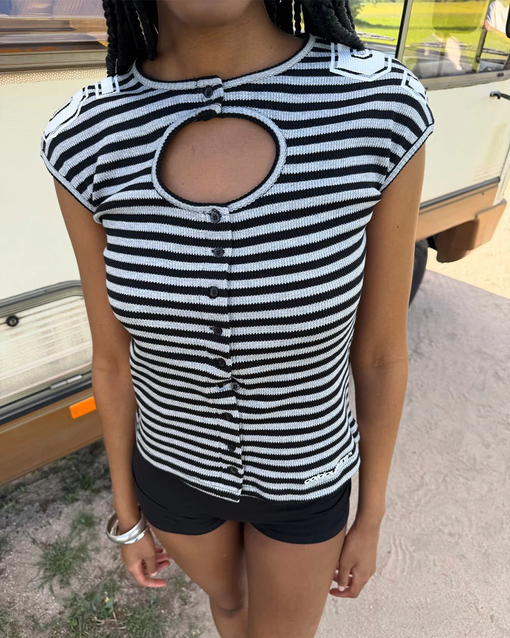 SNEAK PEAK KNIT BLACK