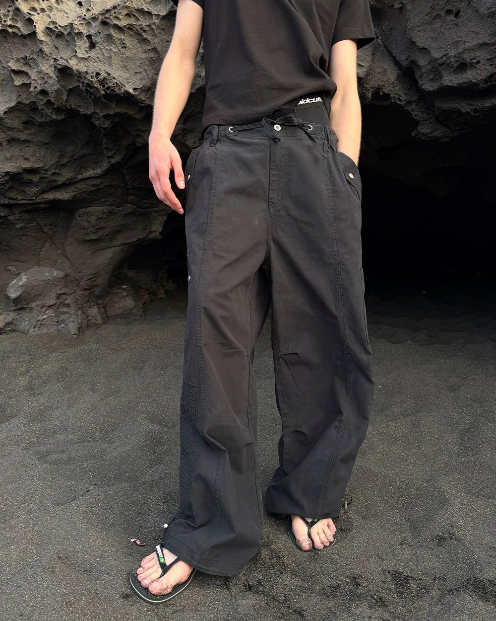 SOLID CARGO PANTS BLACK - Image 13