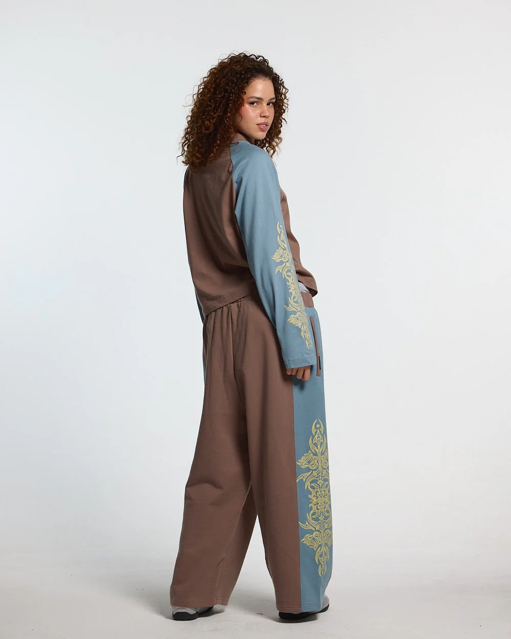 TRIBAL LONGSLEEVE BROWN & BLUE - Image 6