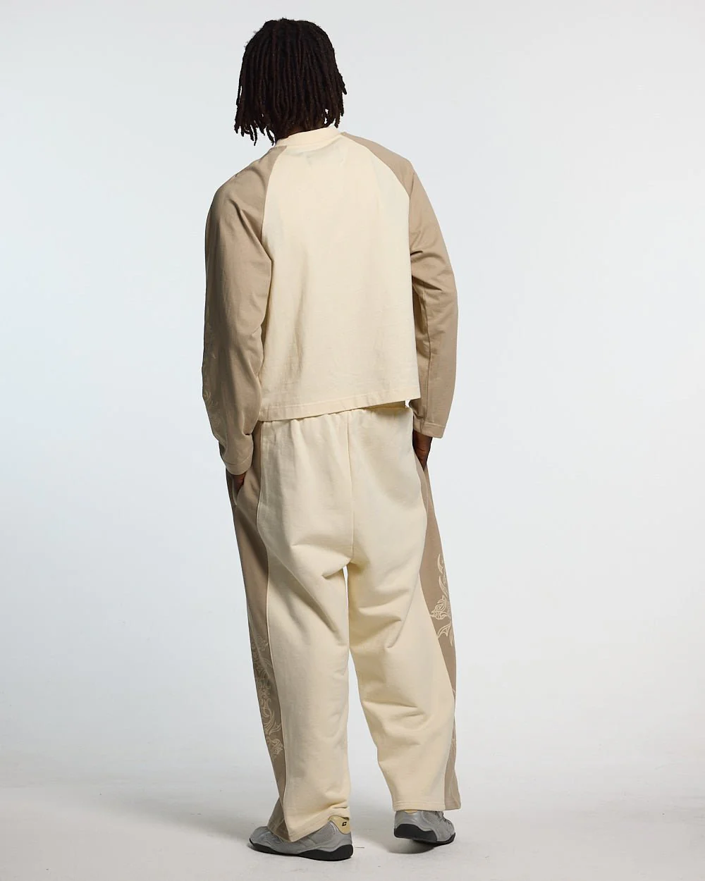 TRIBAL LONGSLEEVE GREY & OFF WHITE - Image 4