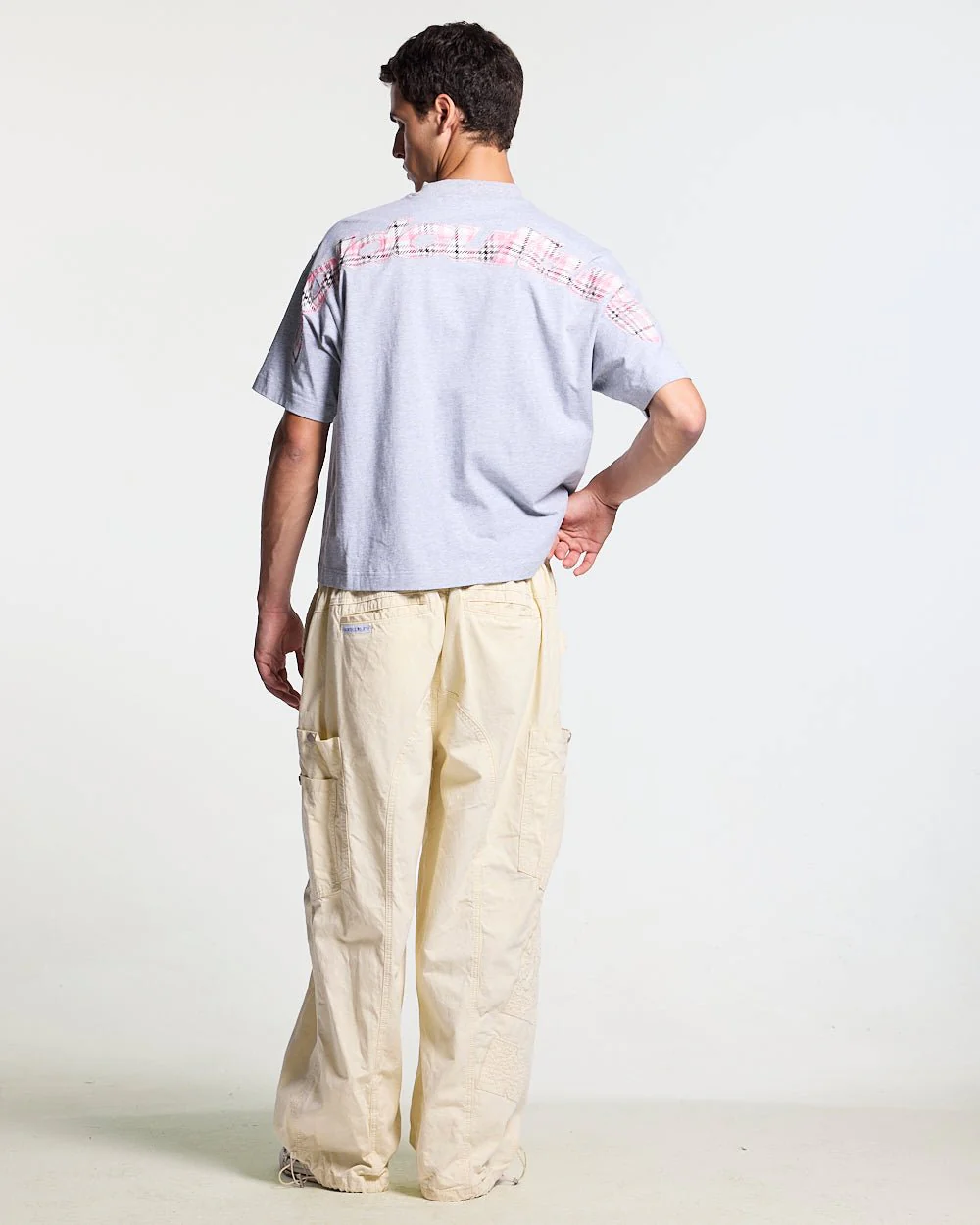 TARTAN DISTRESS CURVED TEE GREY - Image 6