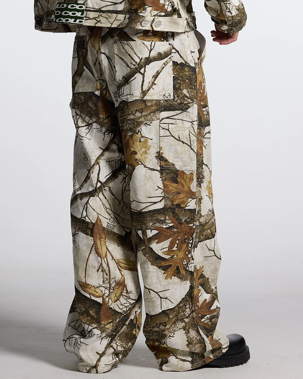 V1 CARPENTER PANTS REALTREE WHITE - Image 4